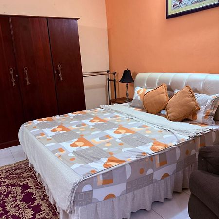 Resident View Homestay Kandy Bagian luar foto