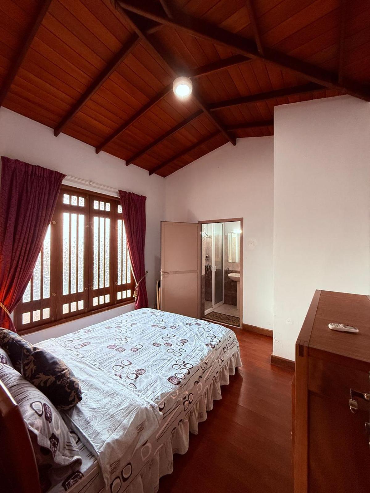 Resident View Homestay Kandy Bagian luar foto