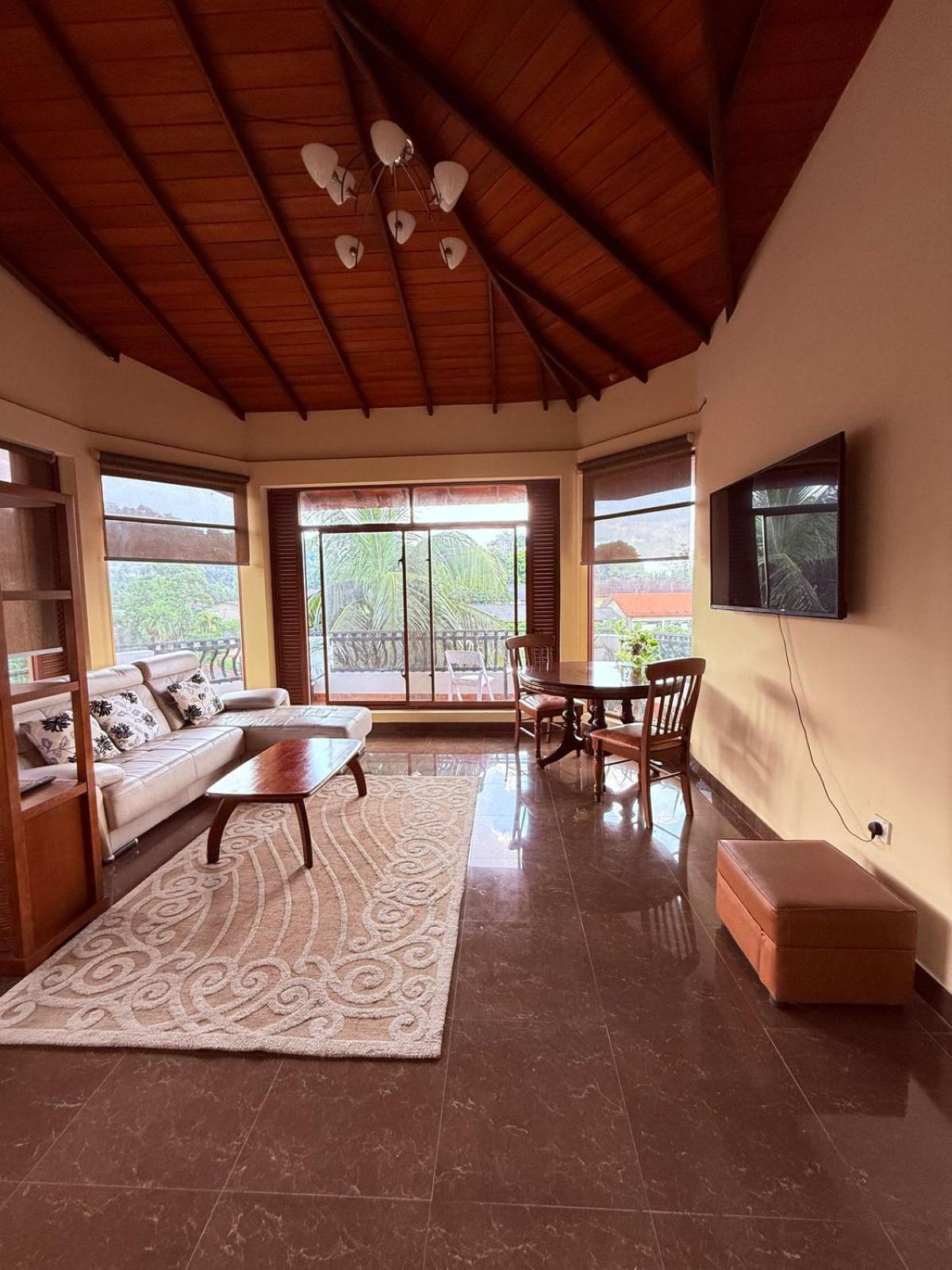 Resident View Homestay Kandy Bagian luar foto