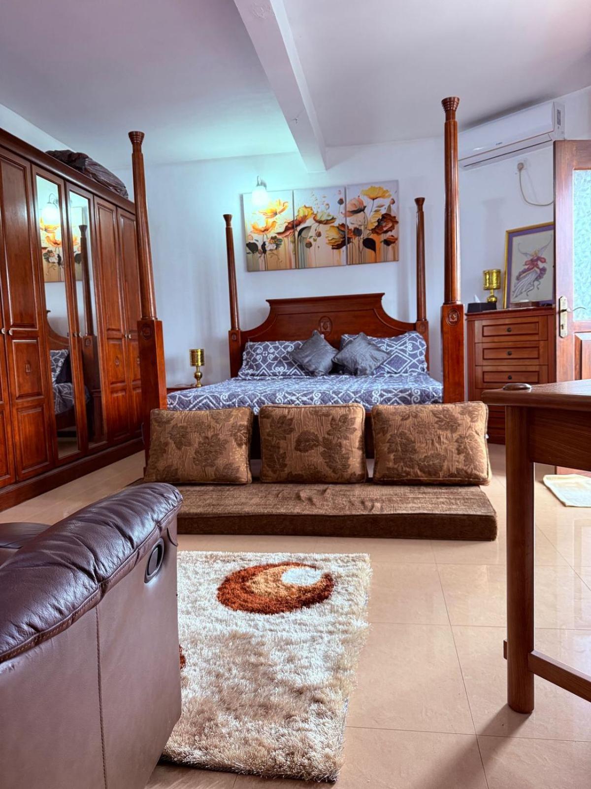Resident View Homestay Kandy Bagian luar foto