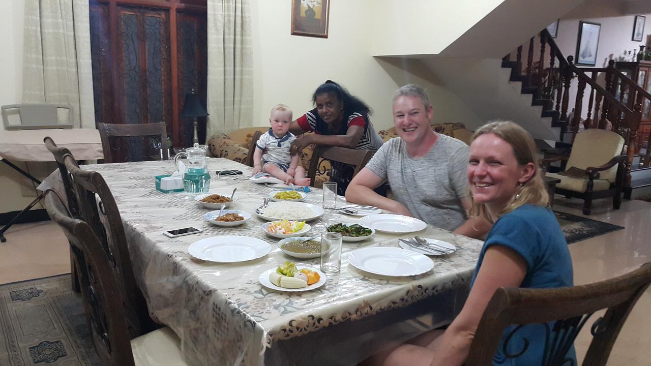 Resident View Homestay Kandy Bagian luar foto