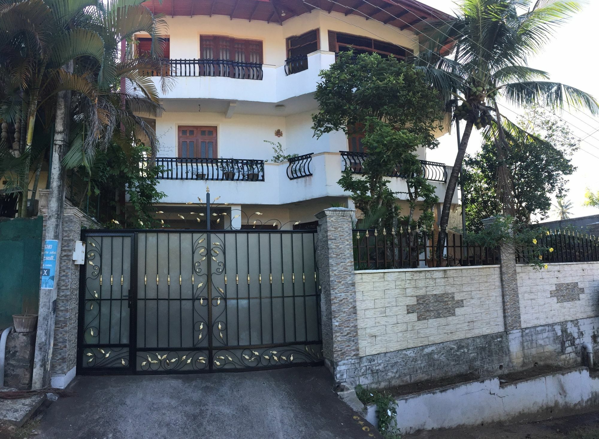 Resident View Homestay Kandy Bagian luar foto