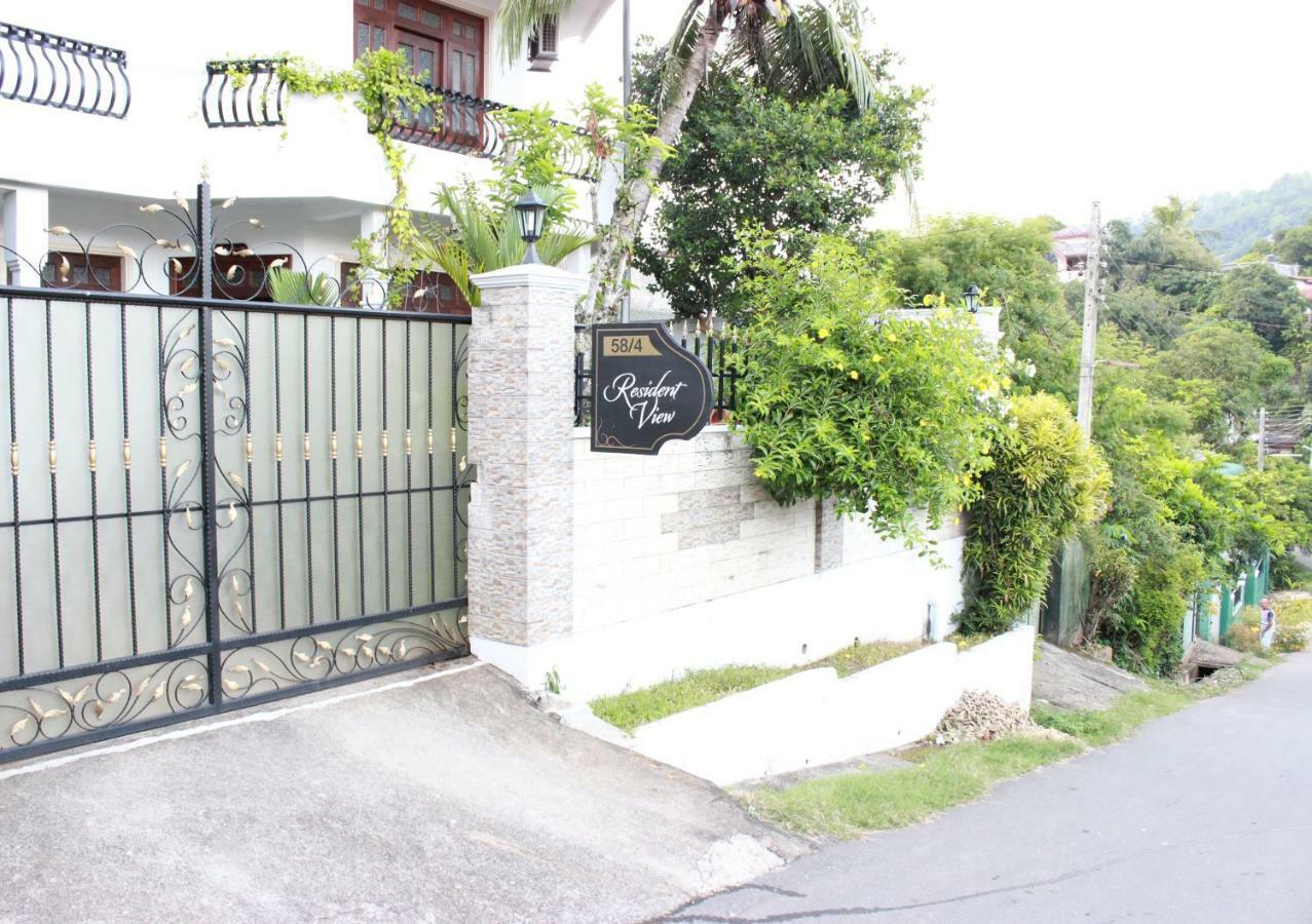 Resident View Homestay Kandy Bagian luar foto