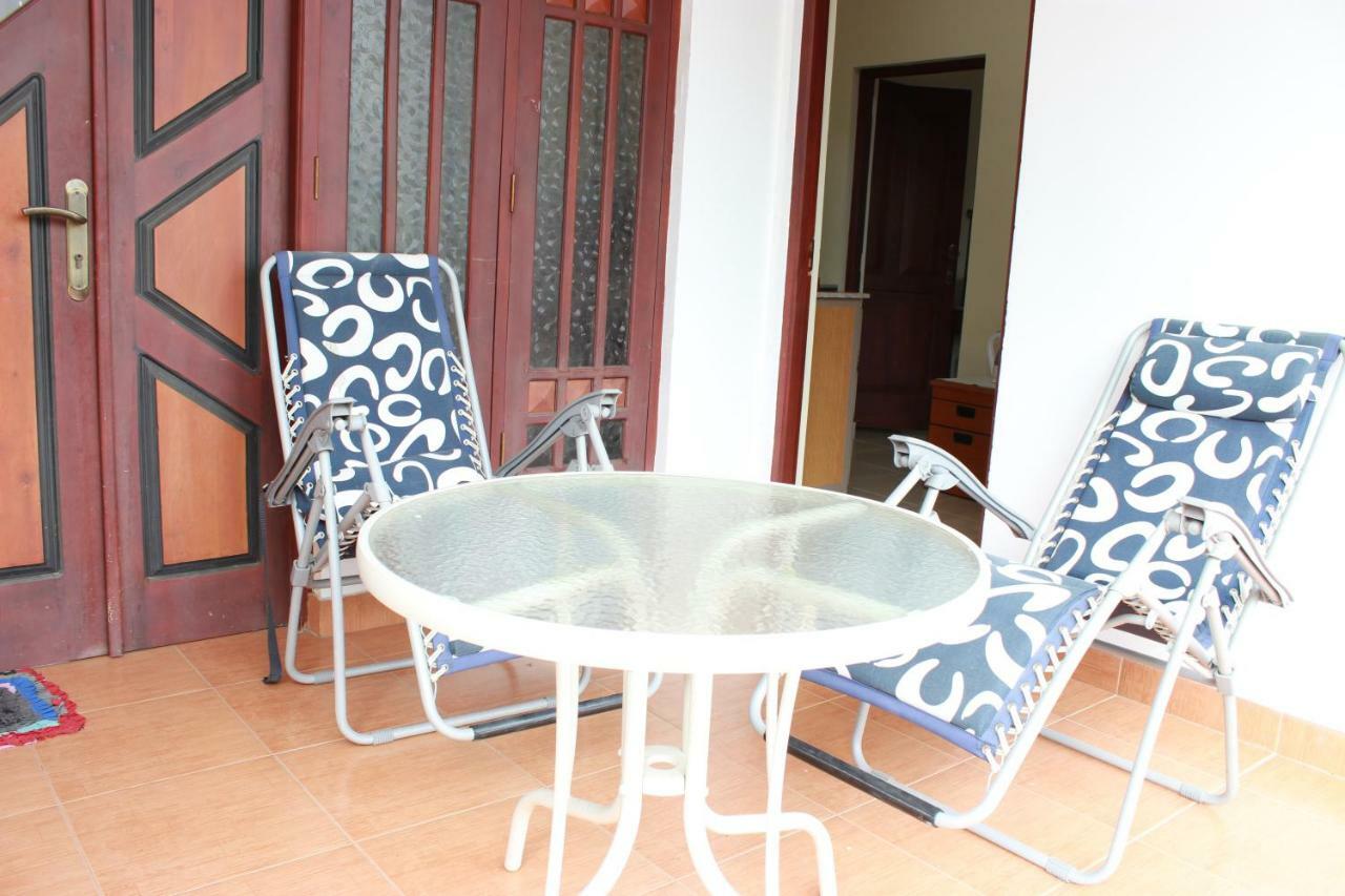 Resident View Homestay Kandy Bagian luar foto